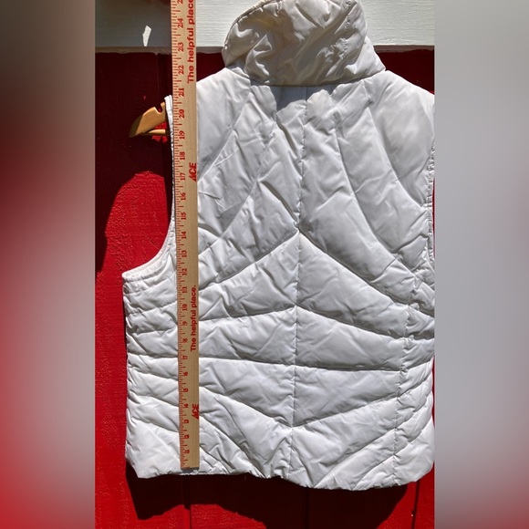 Kenneth Cole Reaction Large Down Women’s Puffer Vest White Size L - Picture 4 of 11